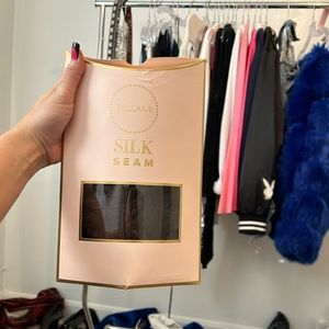 Bellami 22 inch hair extensions in Dark brown!